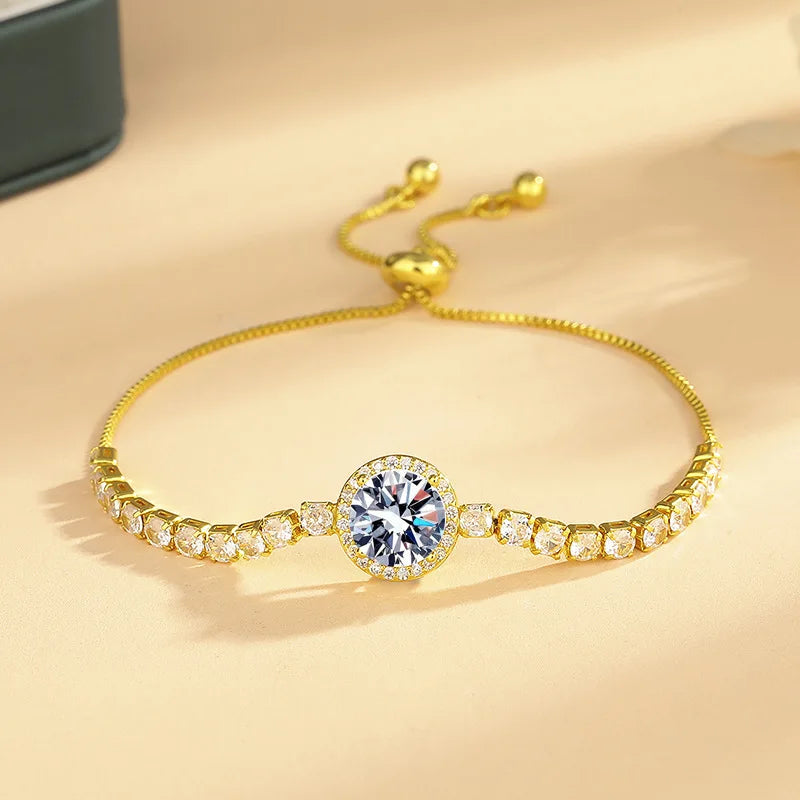A simple luxurious women's bracelet with synthetic zircon, imitation moissanite—versatile, round-pouch, drawstring-adjustable.