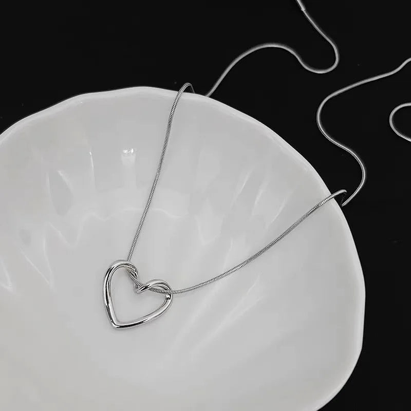 New Heart Necklace Ladies Clavicle Chain Neck Choker Necklaces for Women Jewelry Free Dropshipping Wholesale