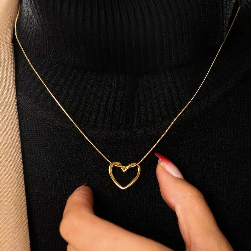 New Heart Necklace Ladies Clavicle Chain Neck Choker Necklaces for Women Jewelry Free Dropshipping Wholesale
