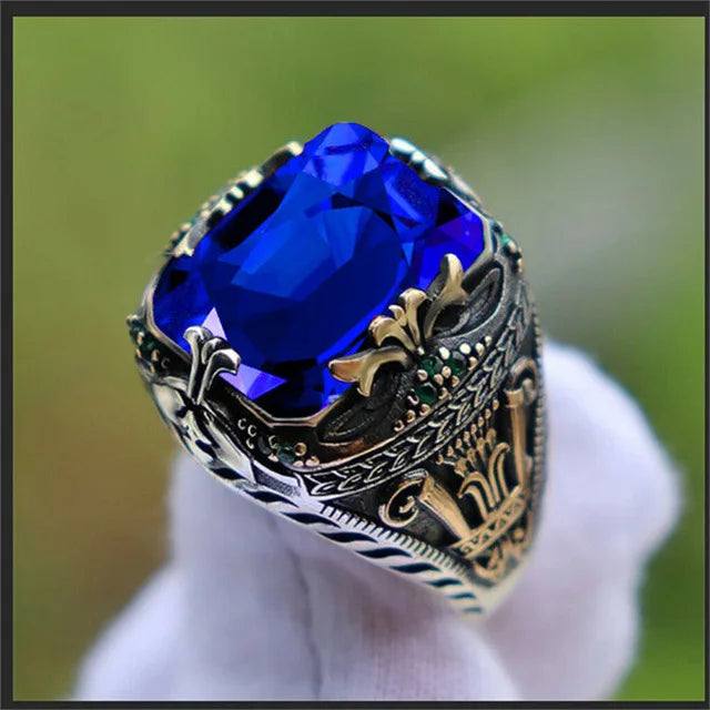 Men's luxury ring inlaid with jade retro domineering ring attended the banquet party jewelry.