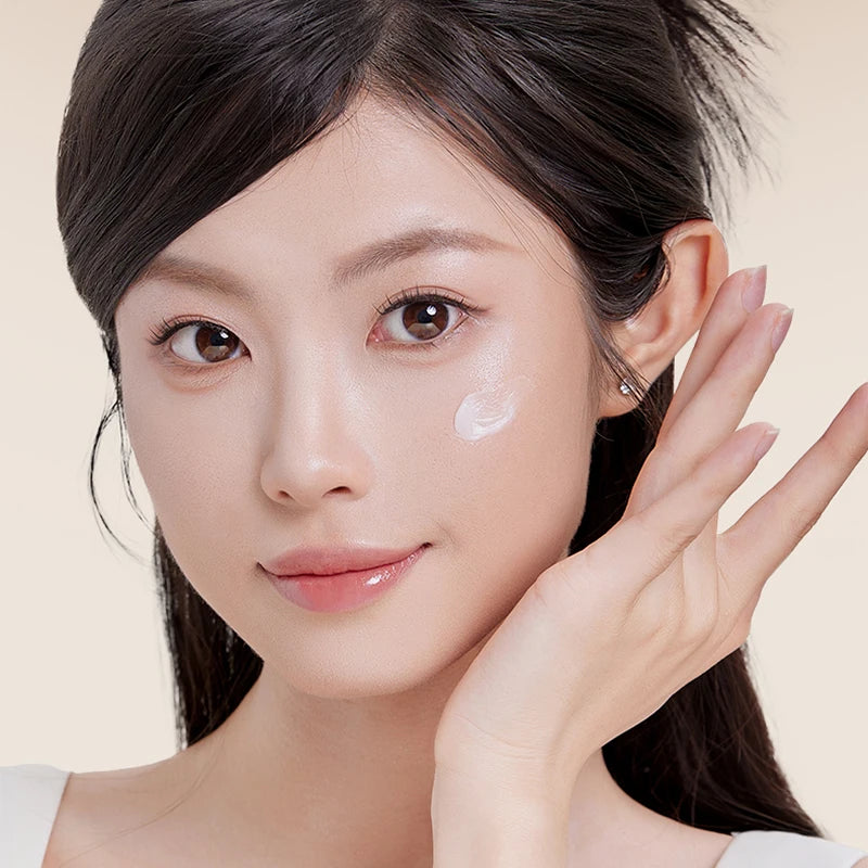 Feotznw Primer does not require a base, controls oil and does not cause powder to stick,A must-have for Korean women