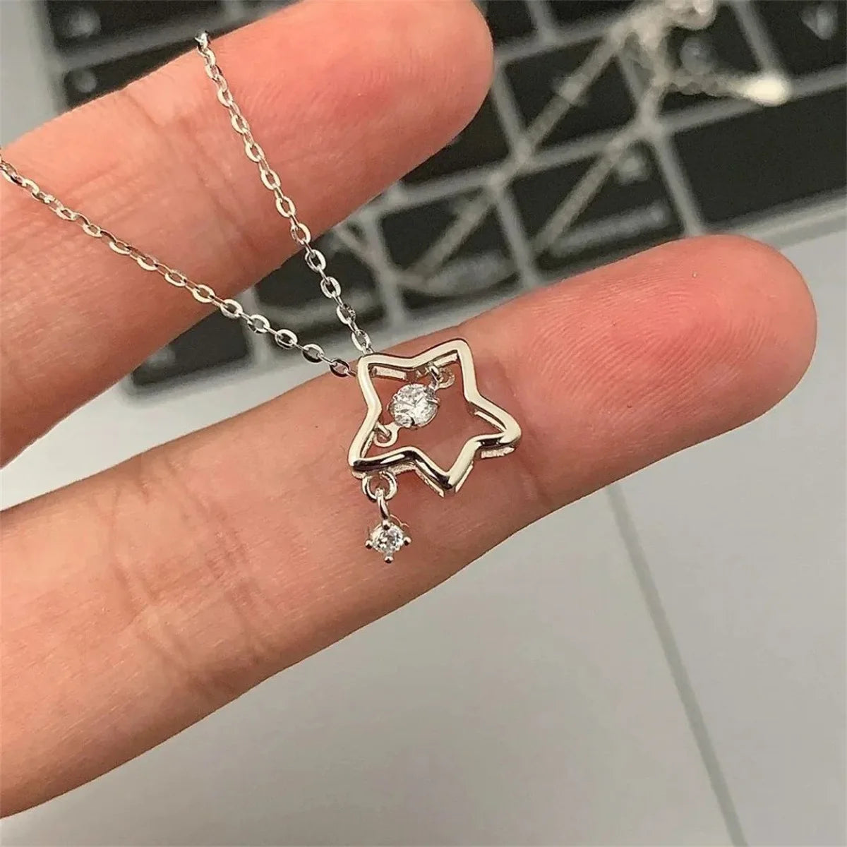 Women's Neck Chain 1 Dollar Items Bow Wreath Pendant Necklace Female, Light Luxury Niche Starry Collarbone Chain Ins