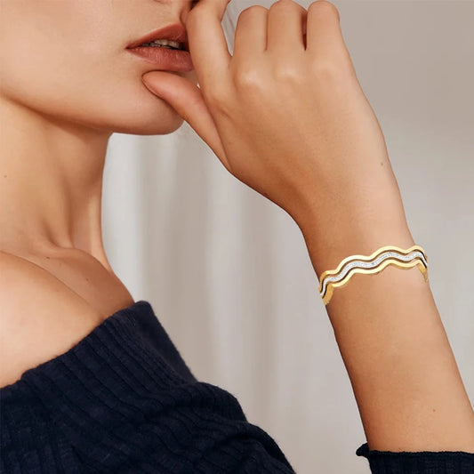 Luxury Women's Bracelet: Creative Wave Design - Diamond embellishment, fashion wrist jewelry