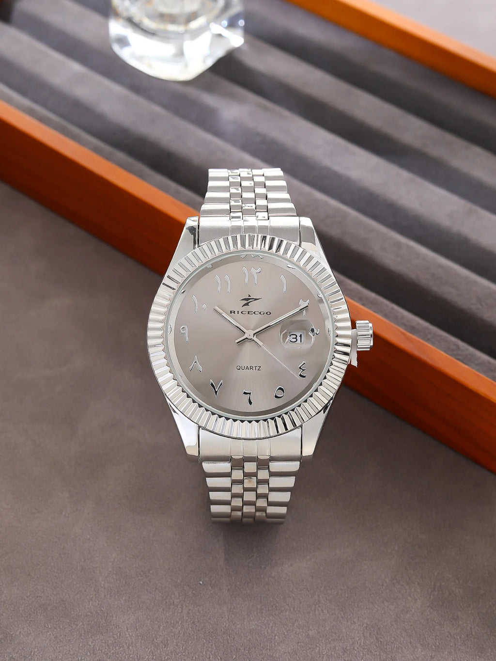 New Men Date Watches High-end Luxury Casual Calendar Stainless Steel Business WristWatch Leisure Sport WristWatch Clock