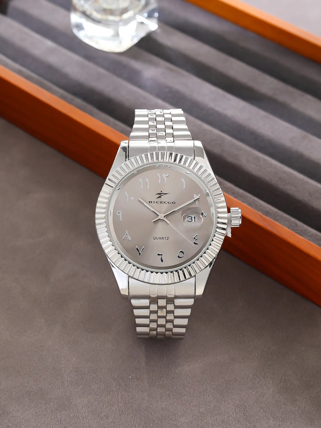 New Men Date Watches High-end Luxury Casual Calendar Stainless Steel Business WristWatch Leisure Sport WristWatch Clock
