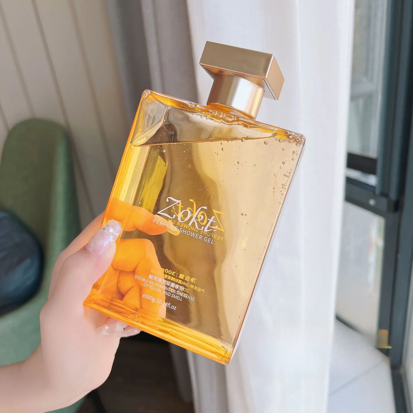 300ml White Perfumed Body Wash Refreshing, Moisturizing,Long-lasting Fragrance Body Brightening Niacinamide Cleansing Shower Gel