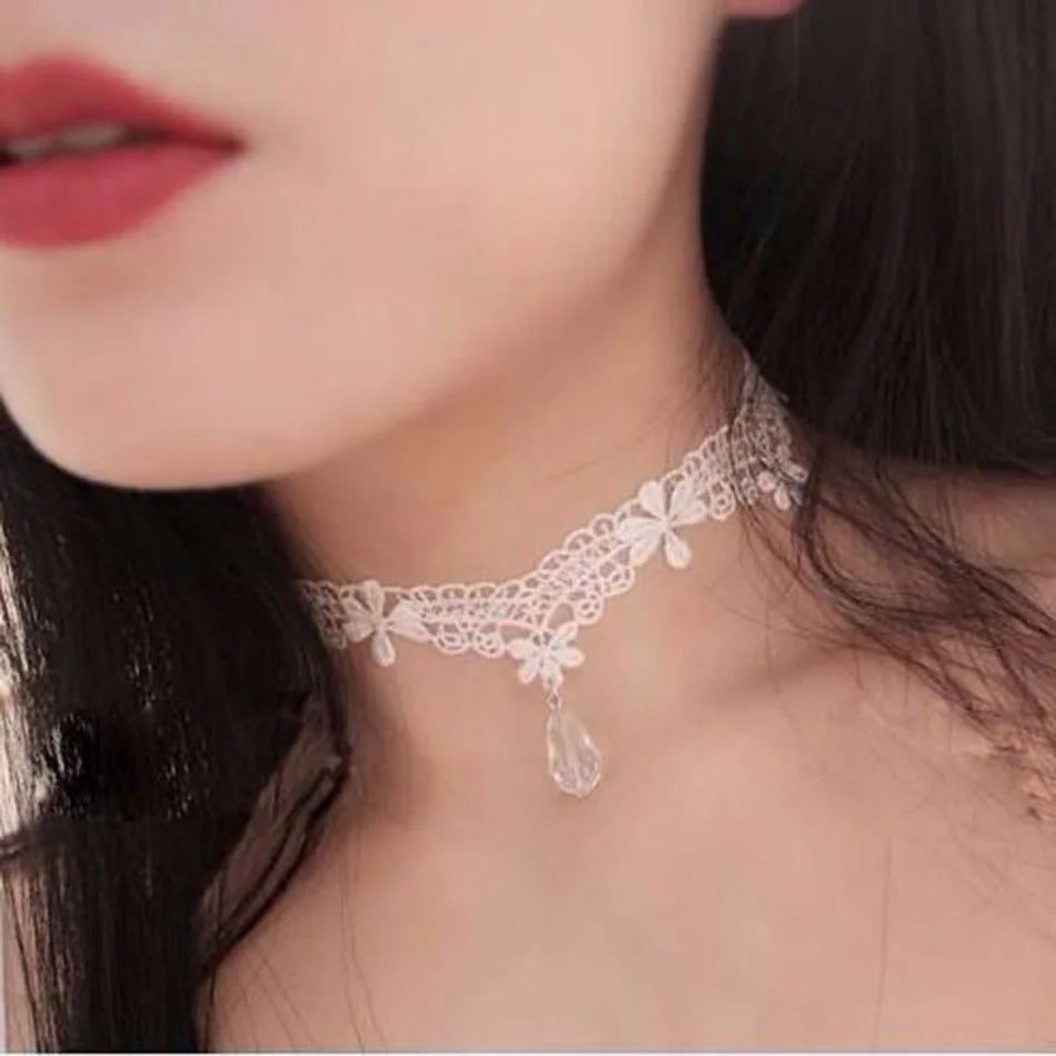 Lady Neck Jewelry Accessories Girl Lace Gothic Choker for Women Vintage Sexy Fashion Velvet Rose Beads Flower Necklace