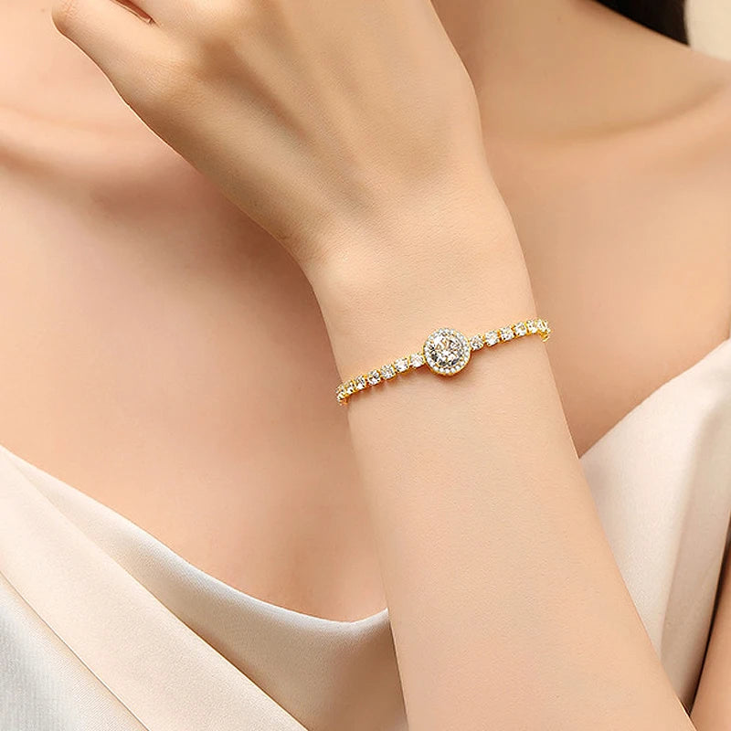 A simple luxurious women's bracelet with synthetic zircon, imitation moissanite—versatile, round-pouch, drawstring-adjustable.