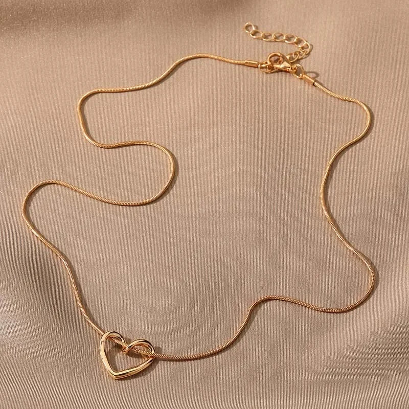 New Heart Necklace Ladies Clavicle Chain Neck Choker Necklaces for Women Jewelry Free Dropshipping Wholesale