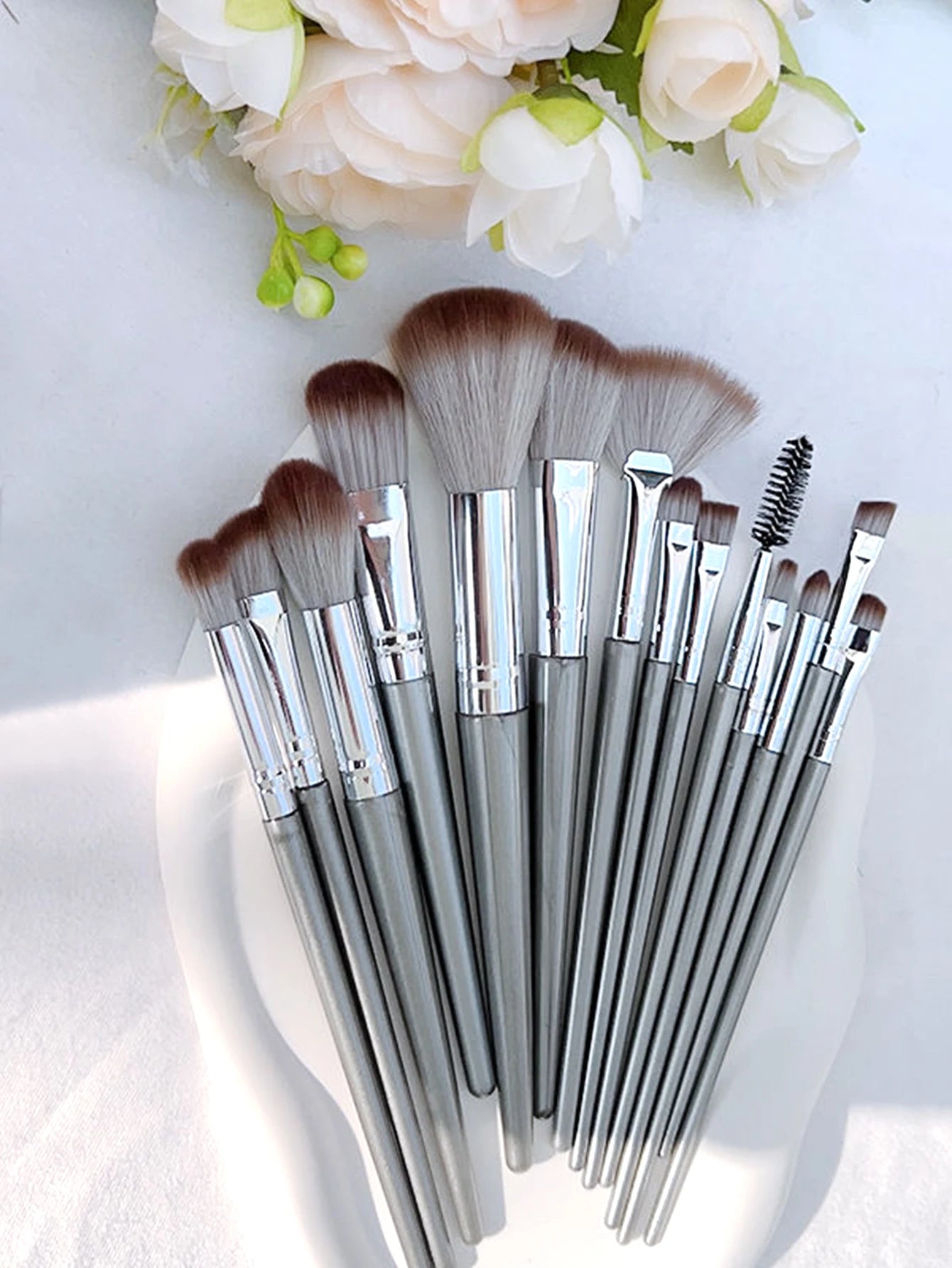 1 Set Of 14 Makeup Brushes Soft Hair Eye Shadow Powder Blusher Face Repair Nose Shadow Makeup Artist Complete Set Of Tools