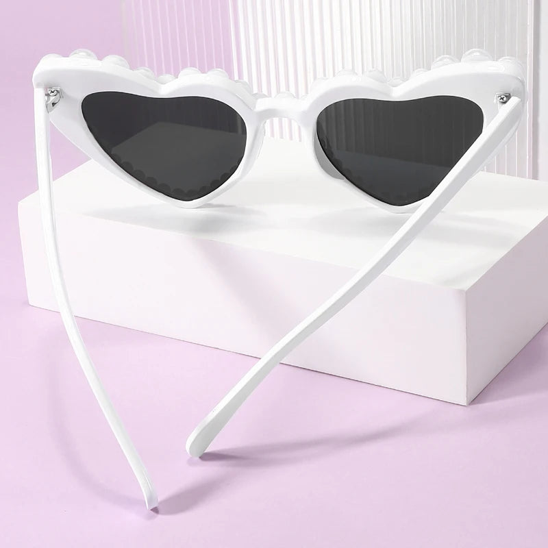 New In Luxury Fine Shimmering Love Pearl Sun Glasses Women Heart Glasses Casual Bling Sunglasses Lentes De Sol Mujer