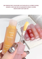 Lightweight and plump lip balm with a glossy mirror finish. The glass lips are moisturized and moisturized with lip oil