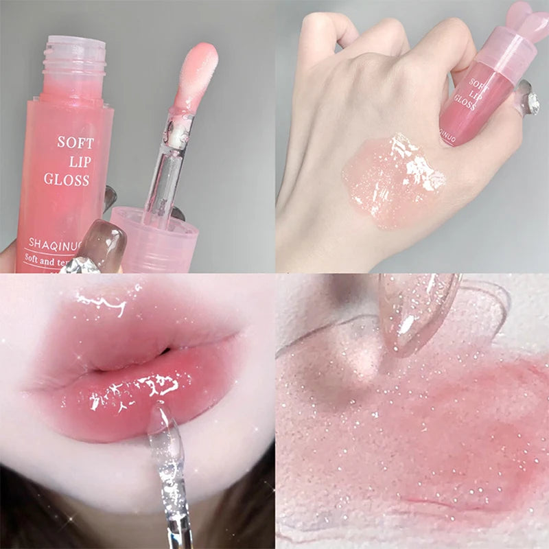 Lightweight and plump lip balm with a glossy mirror finish. The glass lips are moisturized and moisturized with lip oil