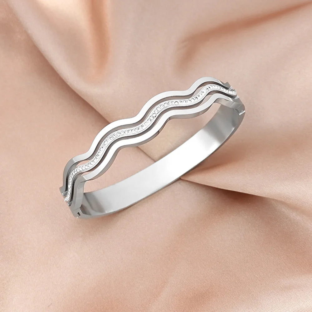 Luxury Women's Bracelet: Creative Wave Design - Diamond embellishment, fashion wrist jewelry