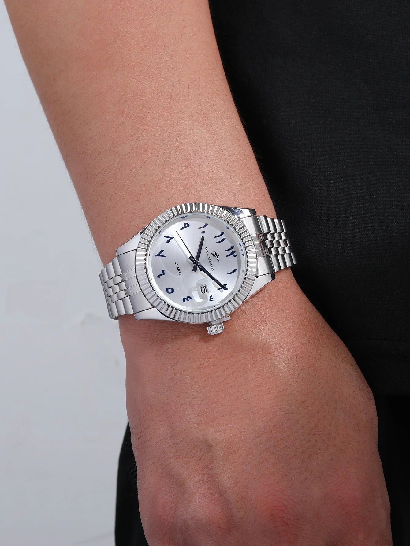 New Men Date Watches High-end Luxury Casual Calendar Stainless Steel Business WristWatch Leisure Sport WristWatch Clock