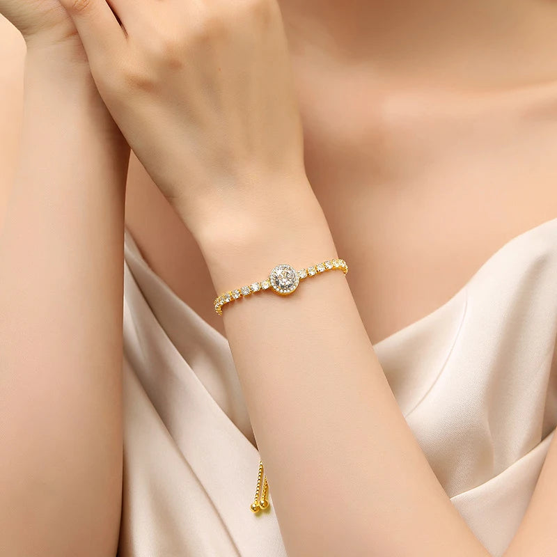 A simple luxurious women's bracelet with synthetic zircon, imitation moissanite—versatile, round-pouch, drawstring-adjustable.