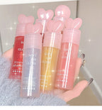 Lightweight and plump lip balm with a glossy mirror finish. The glass lips are moisturized and moisturized with lip oil