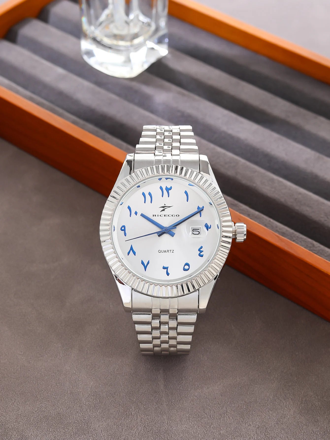 New Men Date Watches High-end Luxury Casual Calendar Stainless Steel Business WristWatch Leisure Sport WristWatch Clock