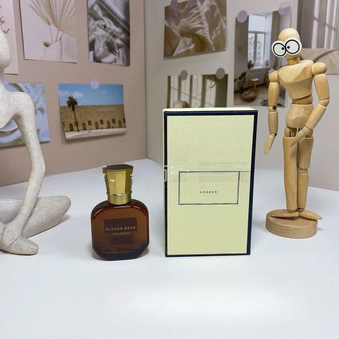 Perfume Emerald-Green Gold-Capped Eau De Cologne Sleek Square Bottled Herbal Fresh Vibrant Crisp Long-Lasting Fragrance Spray